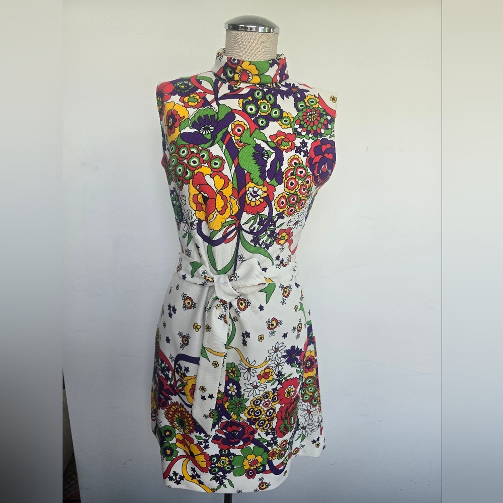 Vintage 60s Floral Print Dress with Vibrant Colors